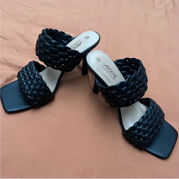 Black Woven Slip on sandals - Picture 3 of 4